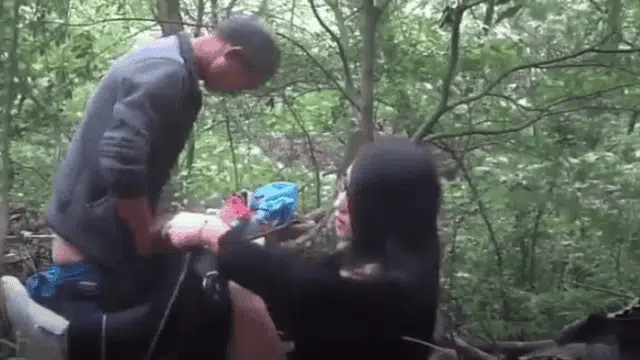 Iclik Viral Twitter Remaja Cucus Sama Bapak di Gunung